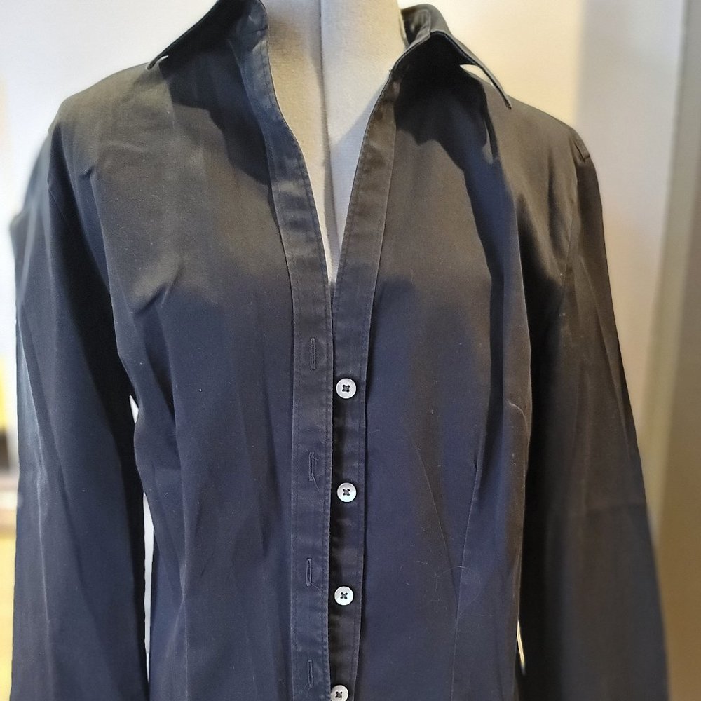 Black button down 3/4 sleeve shirt